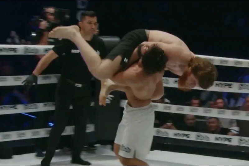 Arman Tsarukyan Dominates Grappling Match With Shara Bullet in Hype FC Showcase