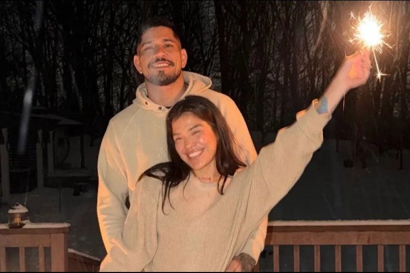 Brian Ortega Tells Fans to Stop Sending Photos After Alex Pereira–Tracy Cortez Moment Goes Viral