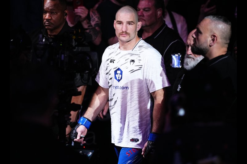 UFC Turns Christmas Into a 24-Hour Fight Marathon With “Merry Fight-Mas”