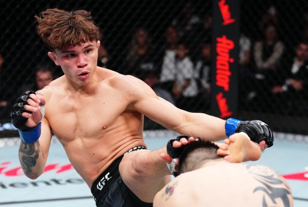 Lone'er Kavanagh Delivers Career-Defining Upset Over Brandon Moreno at UFC Mexico